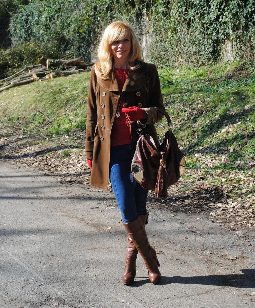 25P Milfs &amp; Gilfs wearing boots no.14