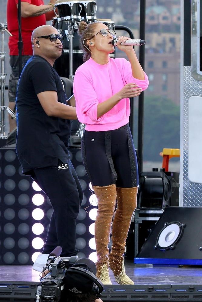 25P JLo with Boots Vol 03