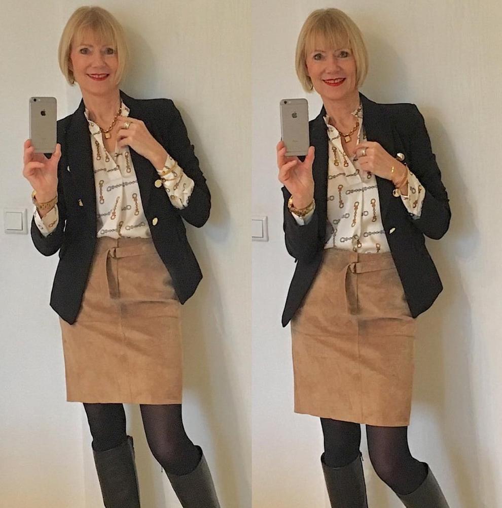 25P Insta Milfs &amp; Gilfs Wearing Boots 3