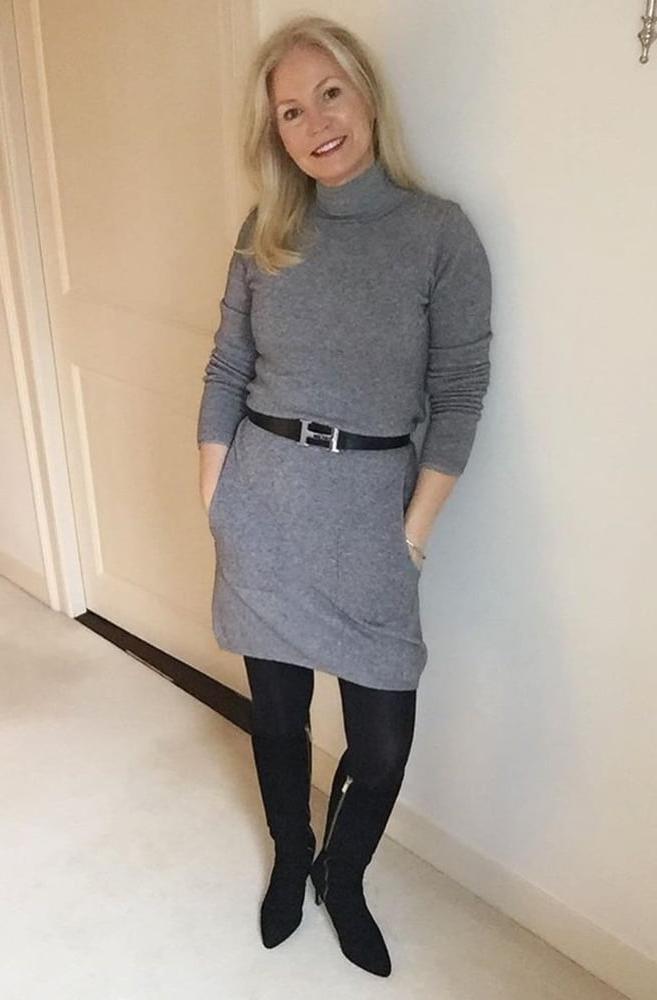 25P Insta Milfs &amp; Gilfs Wearing Boots 3