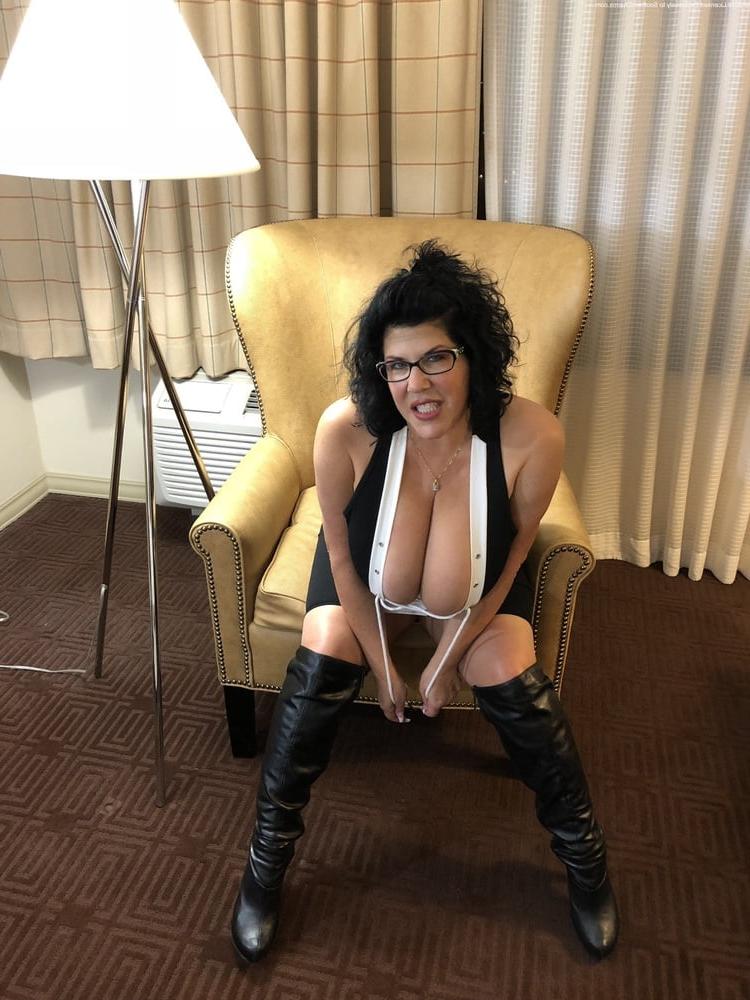 25P Milfs &amp; Gilfs wearing boots no.7