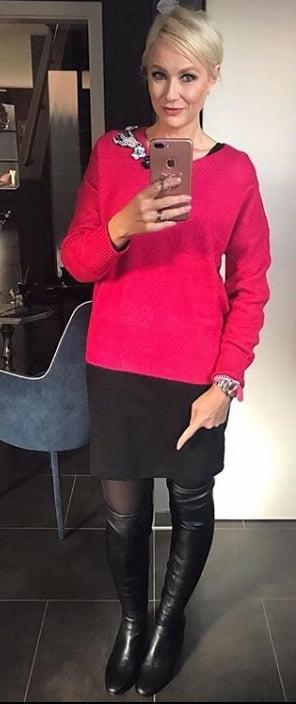 25P Insta Milfs &amp; Gilfs Wearing Boots 6