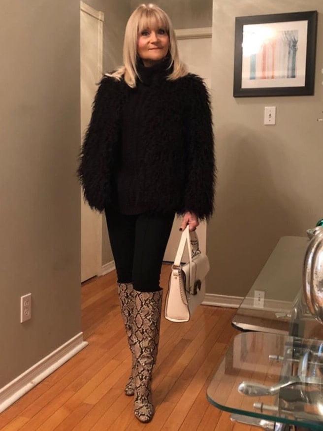 25P Insta Milfs &amp; Gilfs Wearing Boots 5