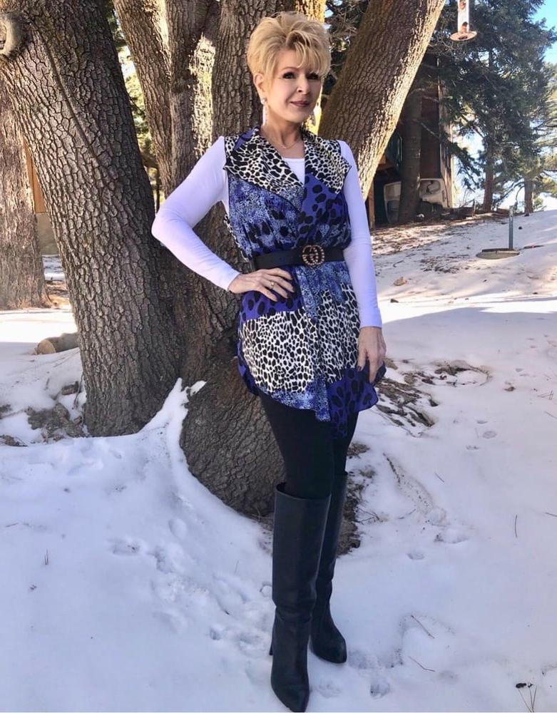 25P Insta Milfs &amp; Gilfs Wearing Boots 5