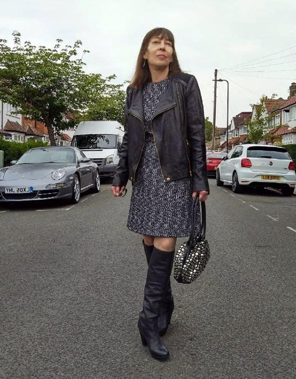 25P Insta Milfs &amp; Gilfs Wearing Boots 5