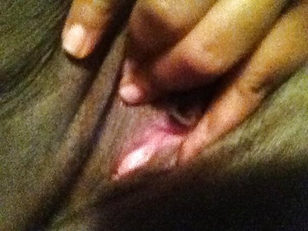 5P Young Ebony Milf Shows Us Her Pussy