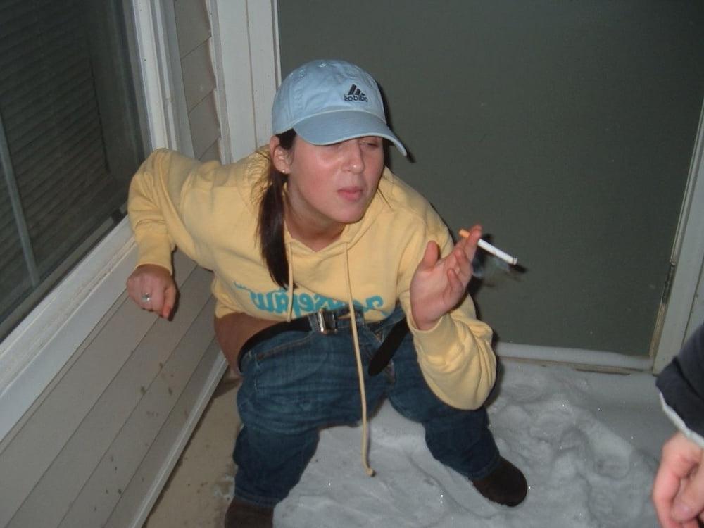 25P WOW She's Smoking 092