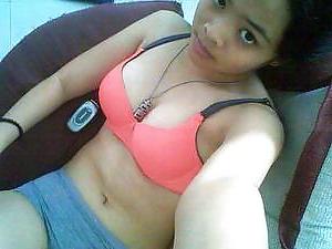 25P Best Clothed Model Chest Contest - Vote