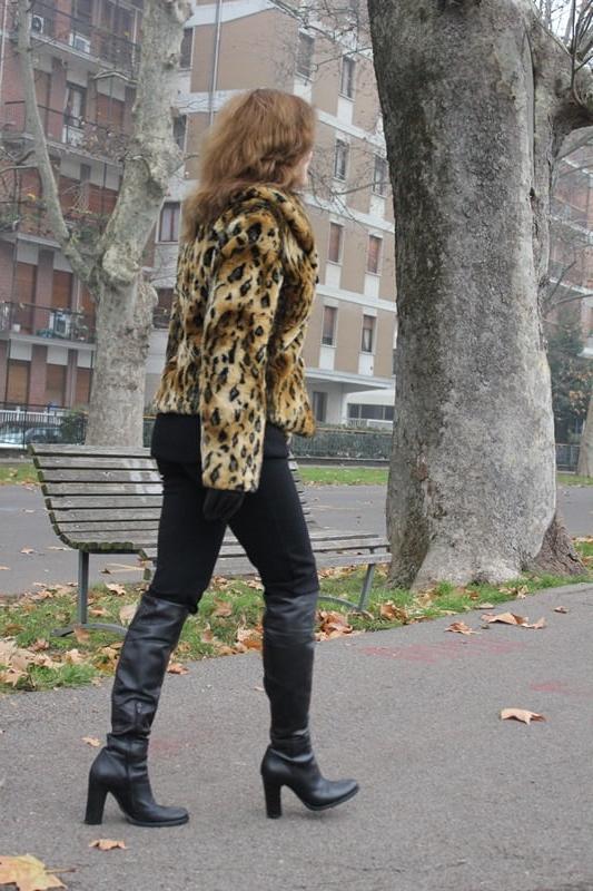 25P Milfs &amp; Gilfs wearing boots no.6