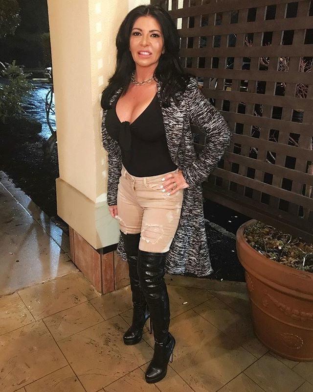 25P Milfs &amp; Gilfs wearing boots no.6