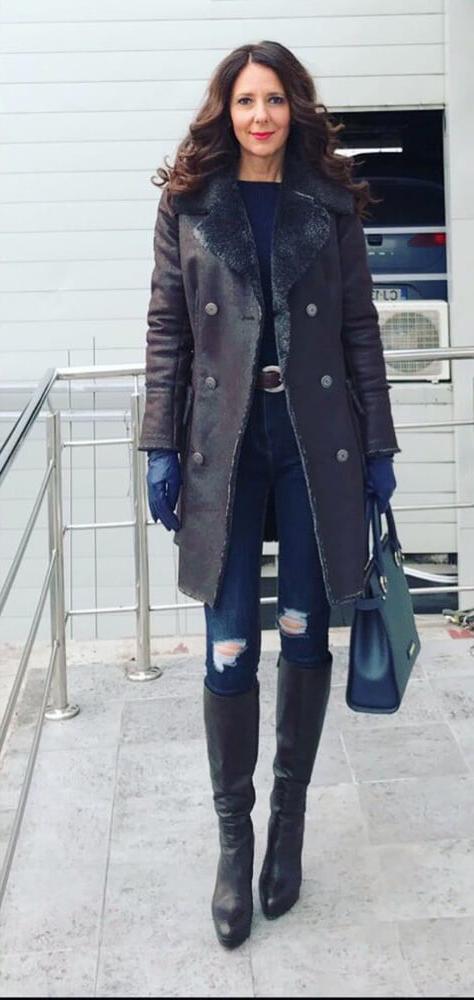 25P Insta Milfs &amp; Gilfs Wearing Boots 7
