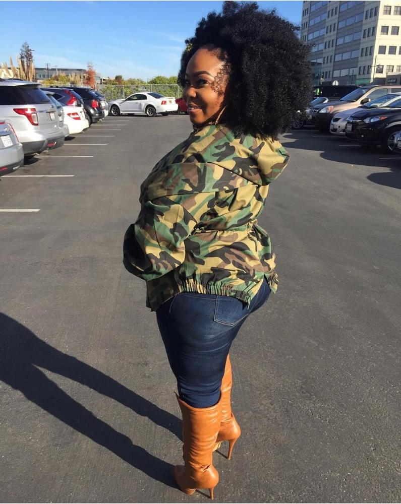 25P Insta Milfs &amp; Gilfs Wearing Boots 7