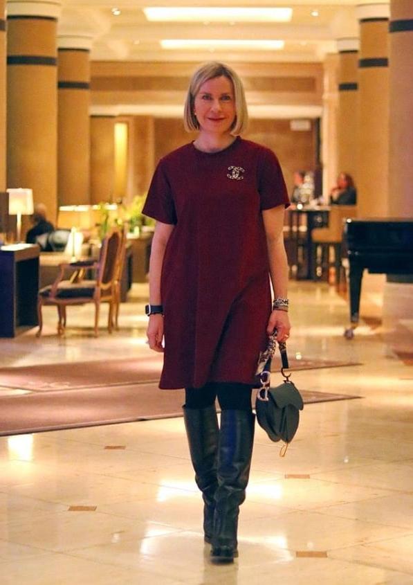 25P Insta Milfs &amp; Gilfs Wearing Boots 7