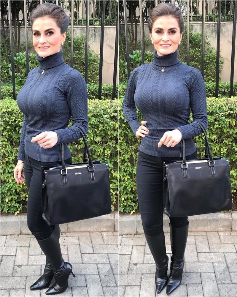 25P Insta Milfs &amp; Gilfs Wearing Boots 7
