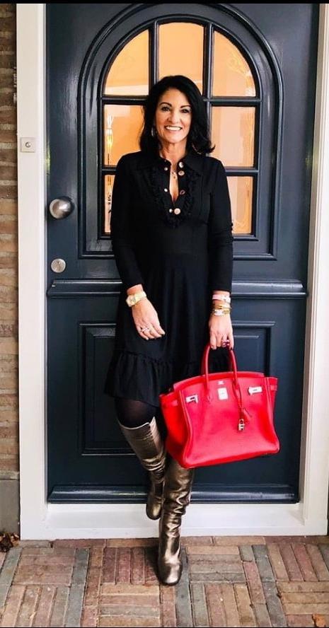 25P Insta Milfs &amp; Gilfs Wearing Boots 7
