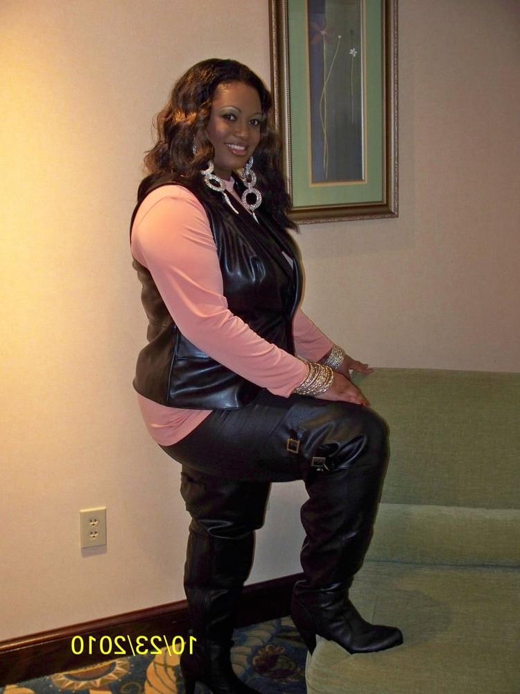 25P Milfs &amp; Gilfs wearing boots no.6