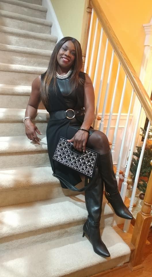 25P Milfs &amp; Gilfs wearing boots no.6