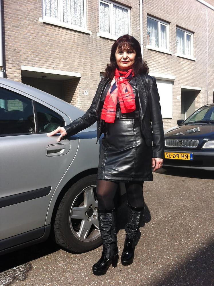 25P Milfs &amp; Gilfs wearing boots no.4