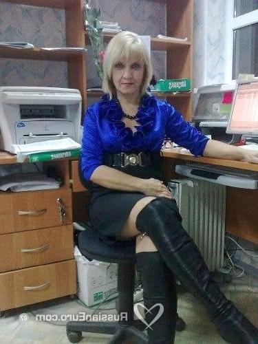 25P Milfs &amp; Gilfs wearing boots no.4