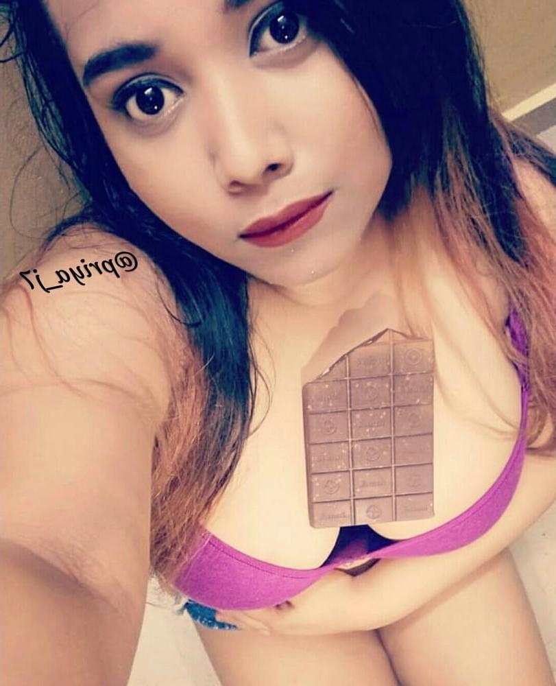25P Amateur Indian Hot Girl Nude Selfie Part 2