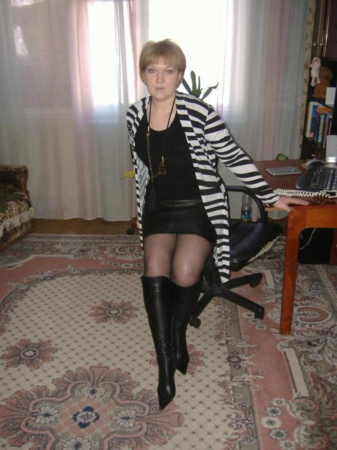 25P Milfs &amp; Gilfs wearing boots no.5