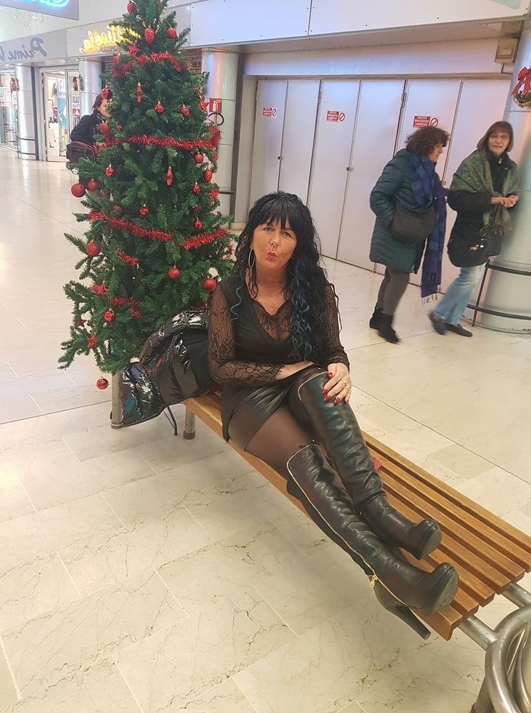 25P Milfs &amp; Gilfs wearing boots no.5