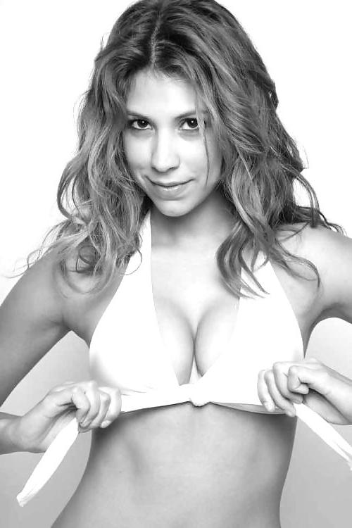 25P Girls from American Idol showing their bodies