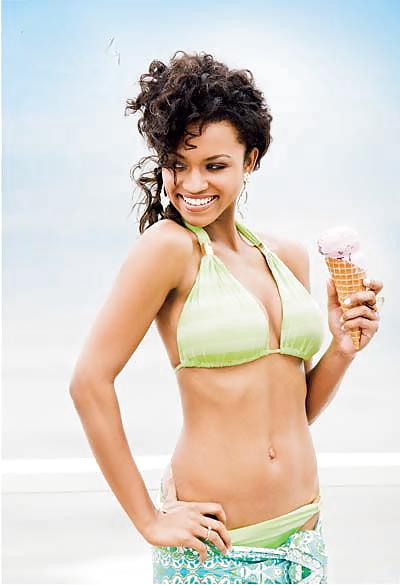 25P Girls from American Idol showing their bodies