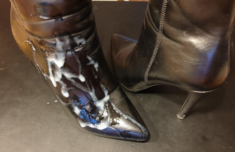 25P Cum covered boots 3