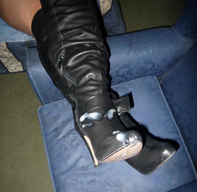 25P Cum covered boots 3