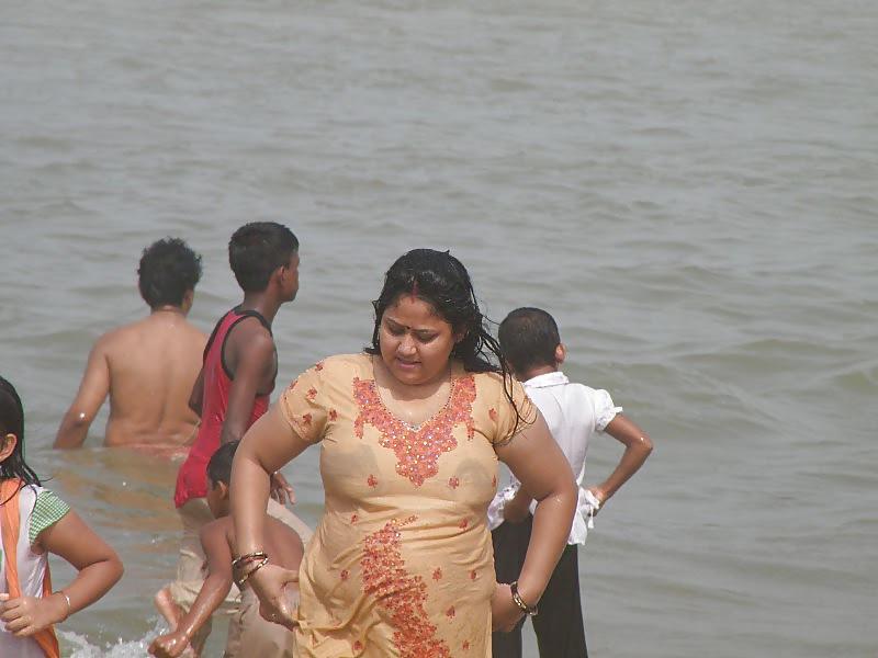 9P BBW indian with big boobs at River Ganga
