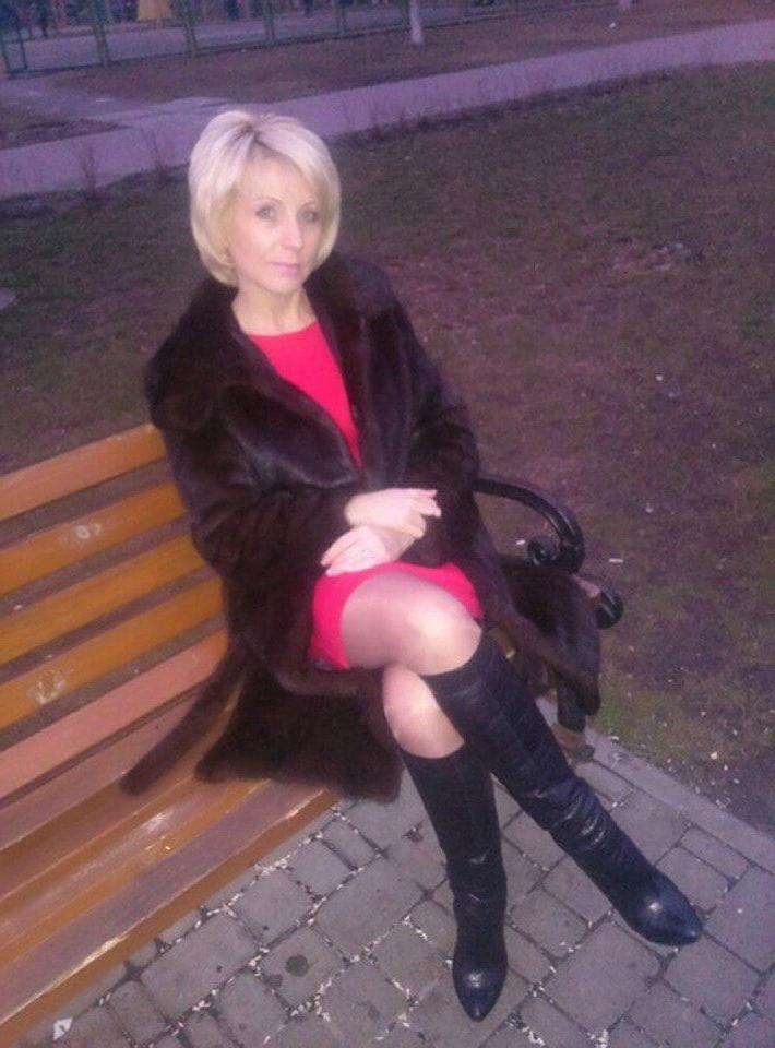25P Milfs &amp; Gilfs wearing boots no.3