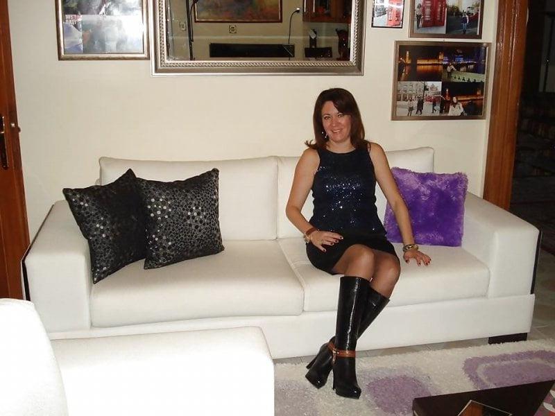 25P Milfs &amp; Gilfs wearing boots no.3