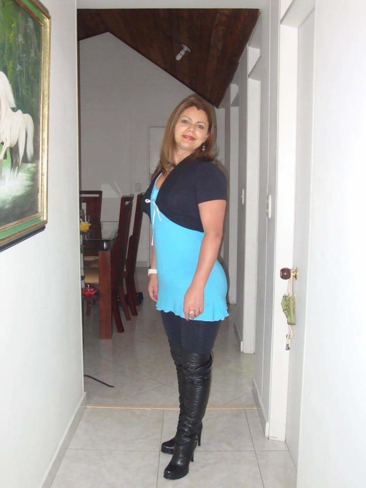 25P Milfs &amp; Gilfs wearing boots no.3
