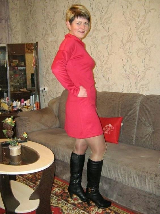 25P Milfs &amp; Gilfs wearing boots no.3