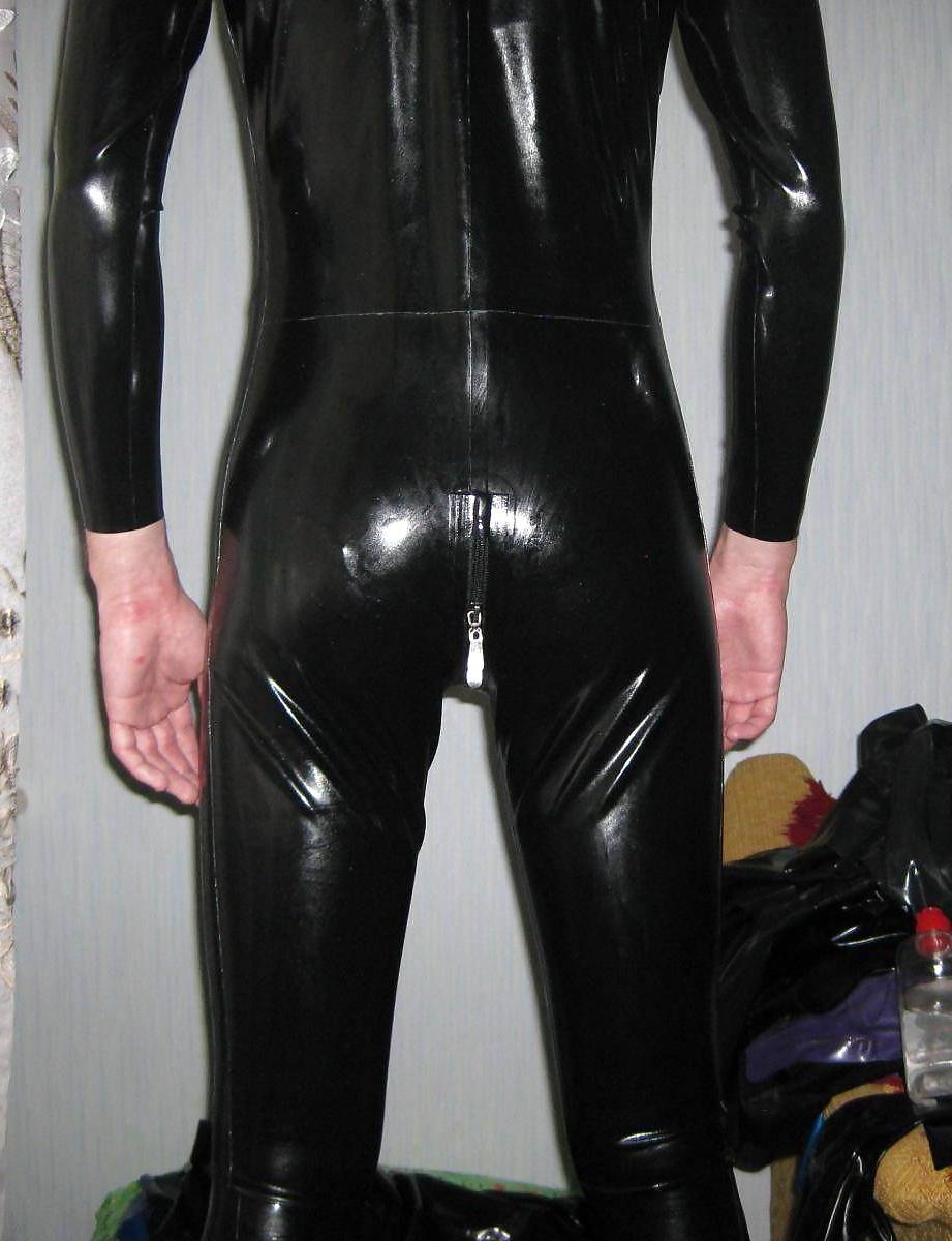 9P 8--th. 2012-04-12. S-size catsuit with front zipper.