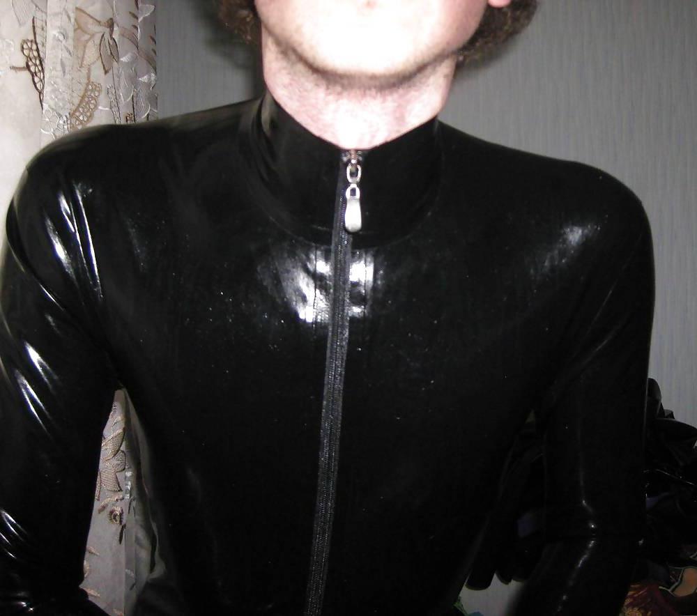 9P 8--th. 2012-04-12. S-size catsuit with front zipper.