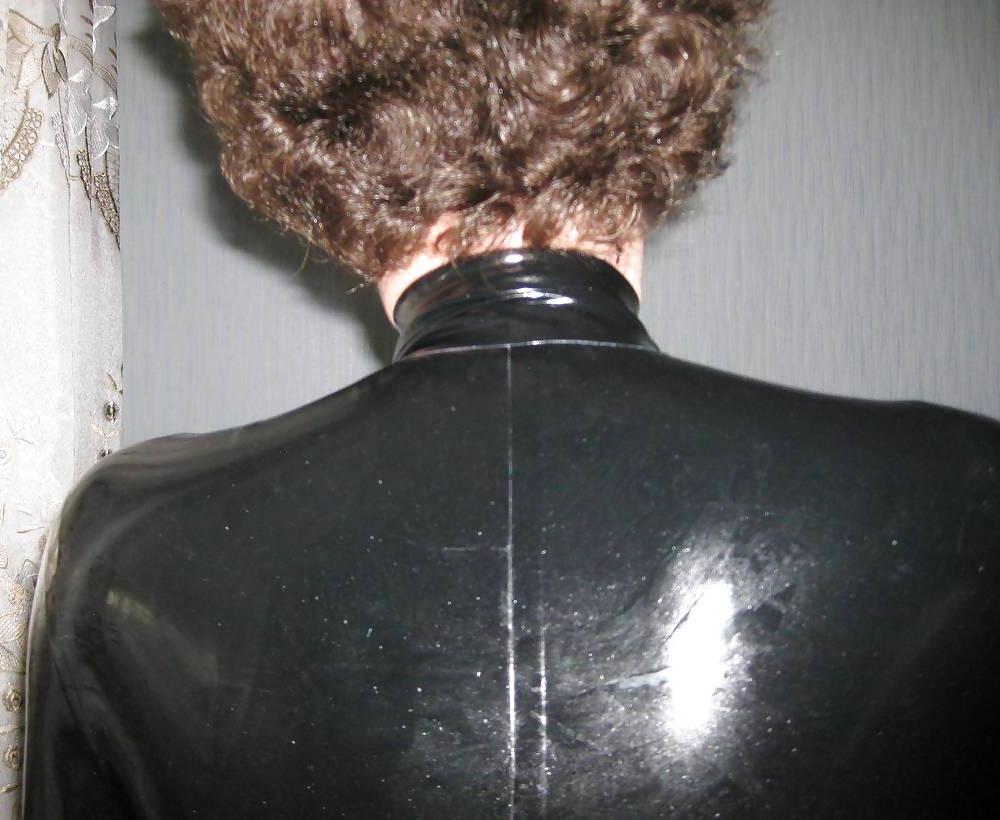 9P 8--th. 2012-04-12. S-size catsuit with front zipper.
