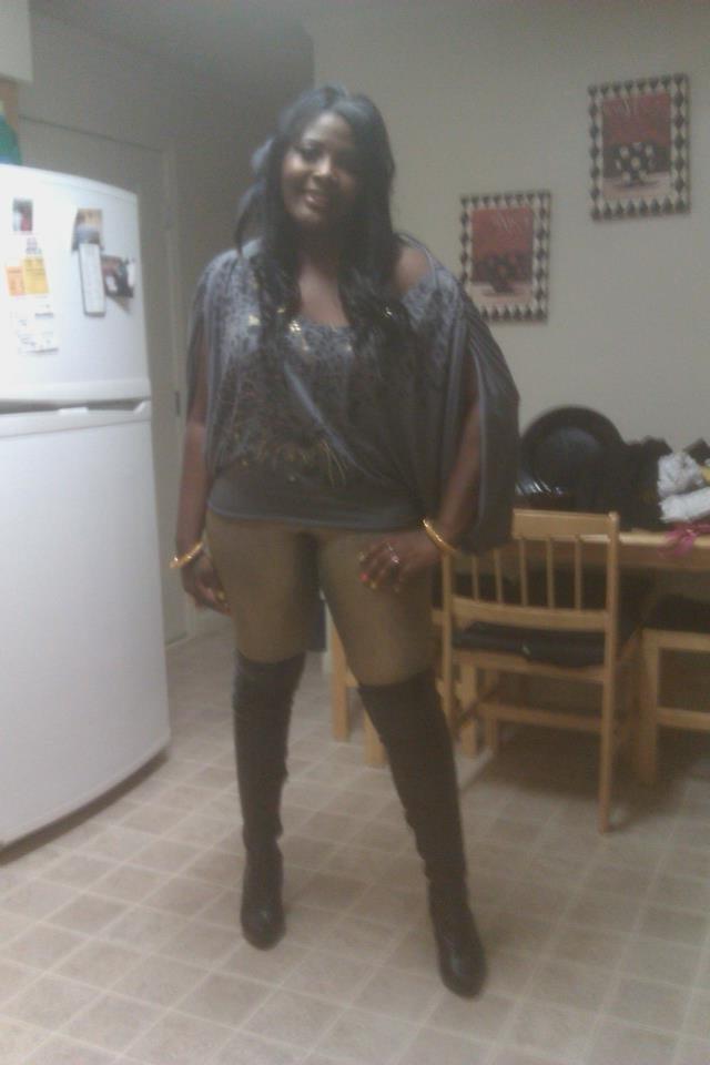 25P Ebony Goddess wearing Boots no.3