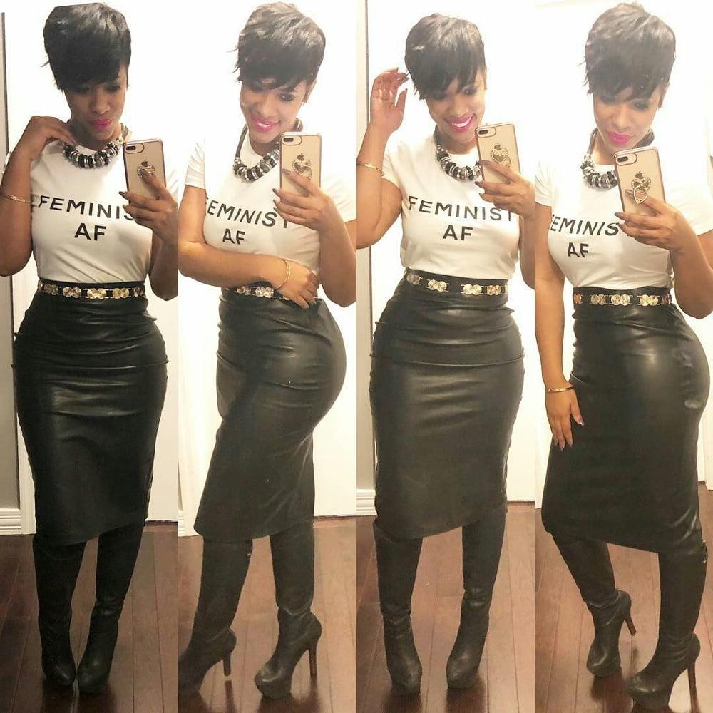 25P Ebony Goddess wearing Boots no.3