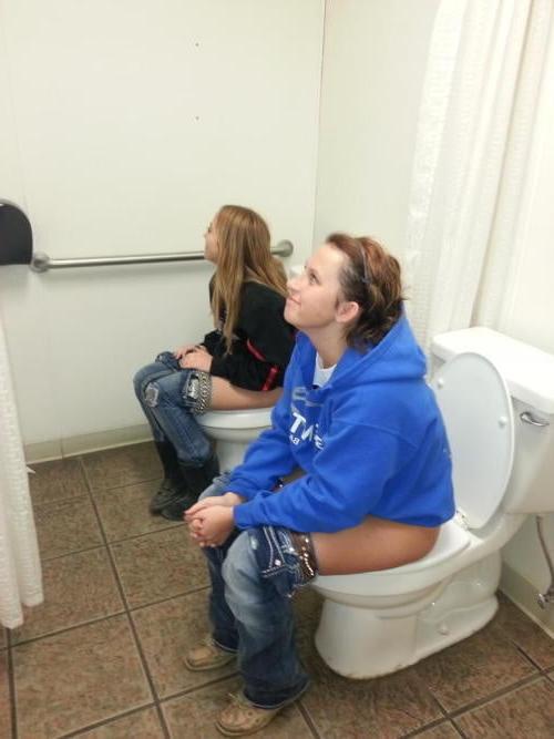 25P Caught Peeing Exposed and Humiliated 3