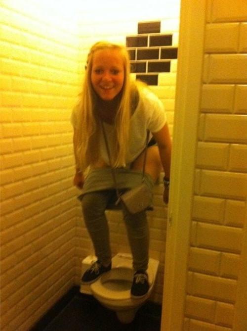 25P Caught Peeing Exposed and Humiliated 3