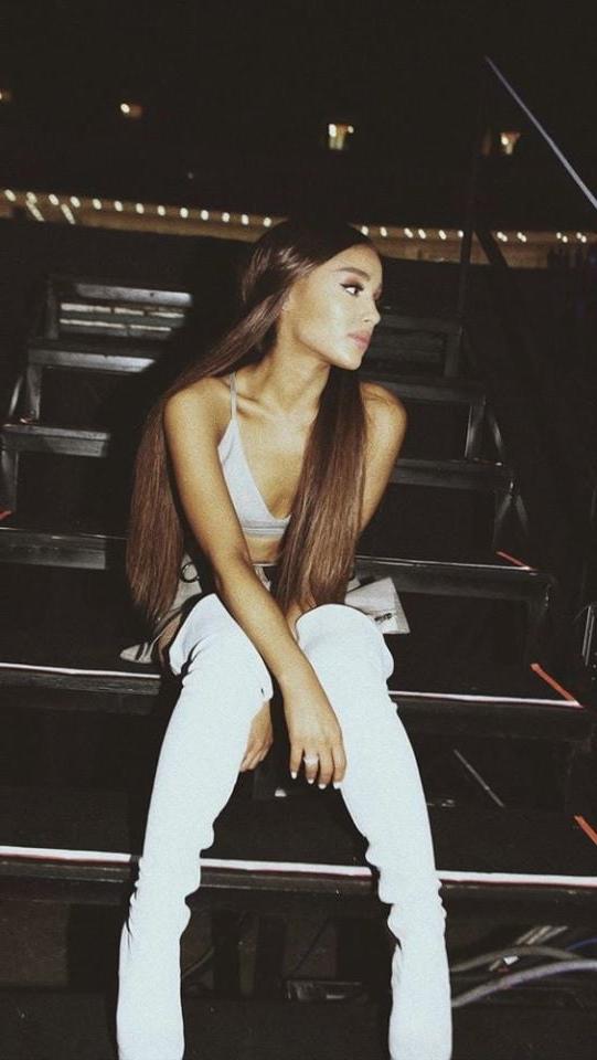 25P Ariana Grande with Boots Vol 07