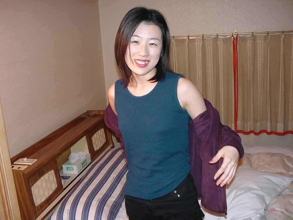 25P Petite amie asiatique -2