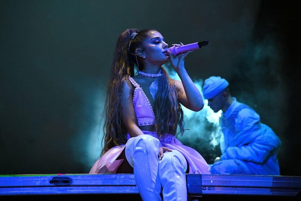 25P Ariana Grande with Boots Vol 03