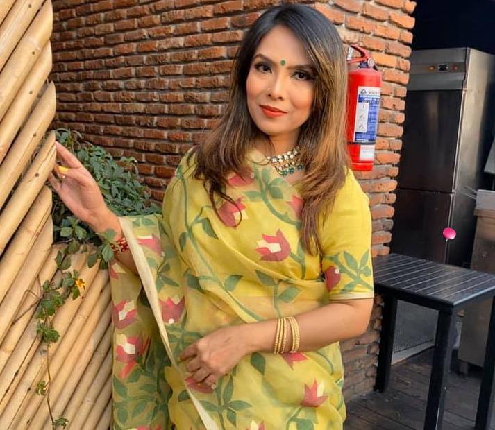 25P Hot Indian bhabhi