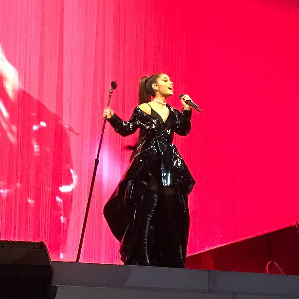 25P Ariana Grande with Boots Vol 06
