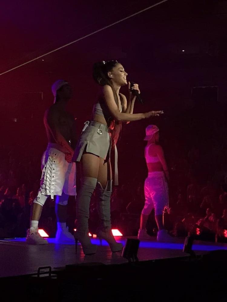 25P Ariana Grande with Boots Vol 06