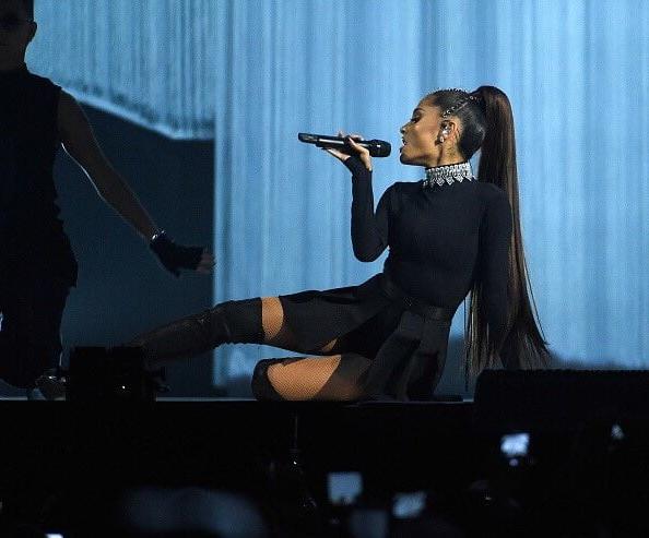 25P Ariana Grande with Boots Vol 06