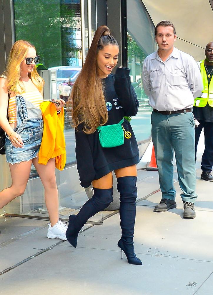 25P Ariana Grande with Boots Vol 05